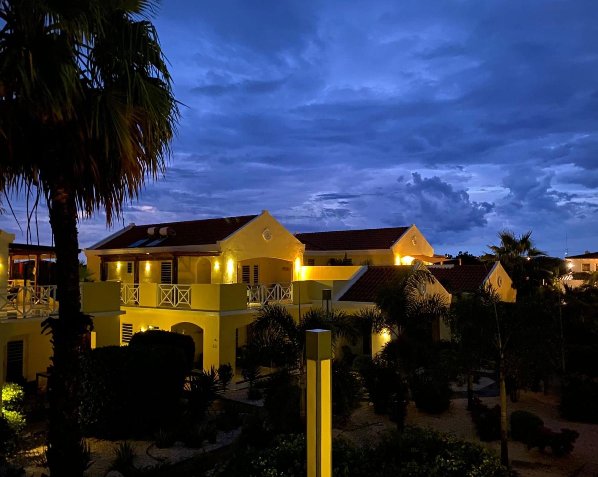 Penthouse Prikichi D2 Apartment Kralendijk  Luaran gambar