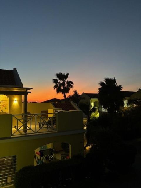 Penthouse Prikichi D2 Apartment Kralendijk  Luaran gambar